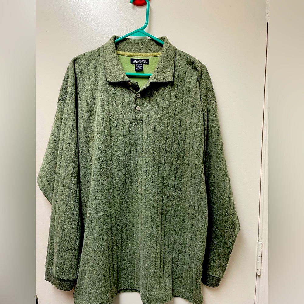 Outdoor Outfitters men’s knit shirt EUC in olive green heather